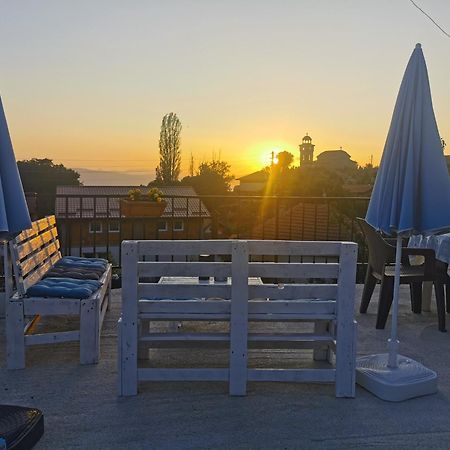 Gopo Guesthouse Elshani מראה חיצוני תמונה