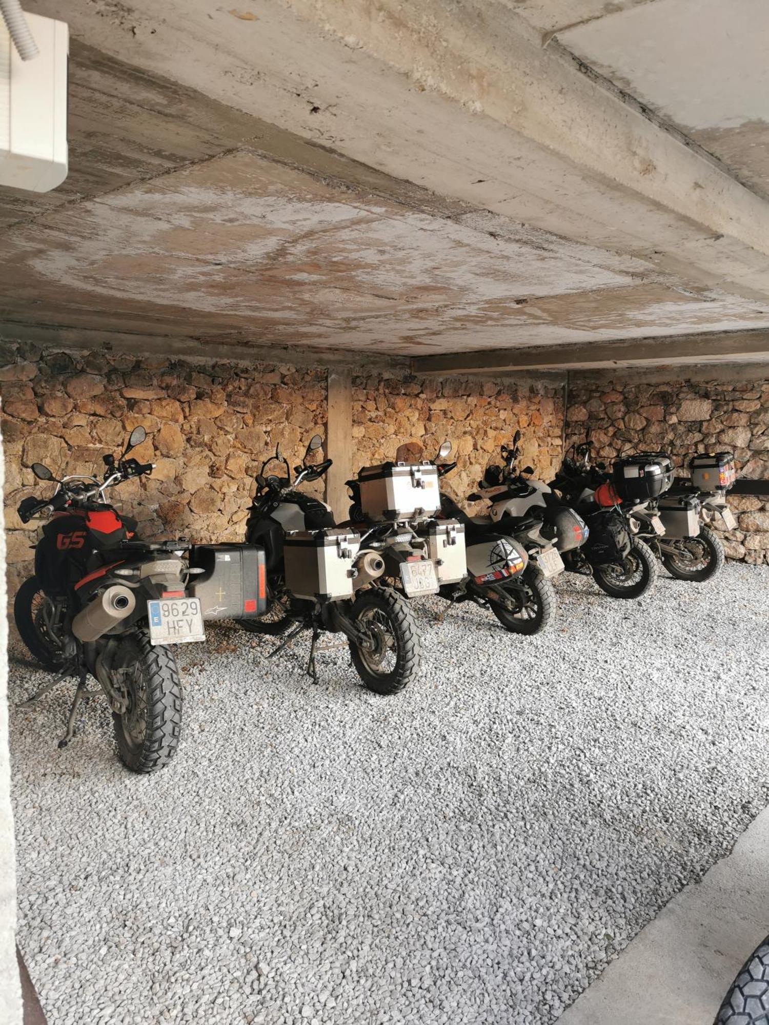 Gopo Guesthouse Elshani מראה חיצוני תמונה
