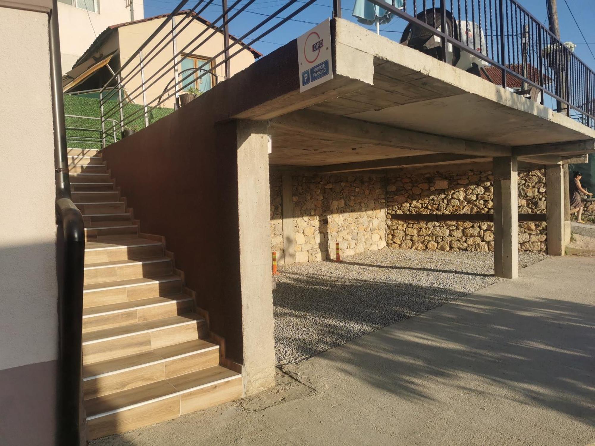 Gopo Guesthouse Elshani מראה חיצוני תמונה