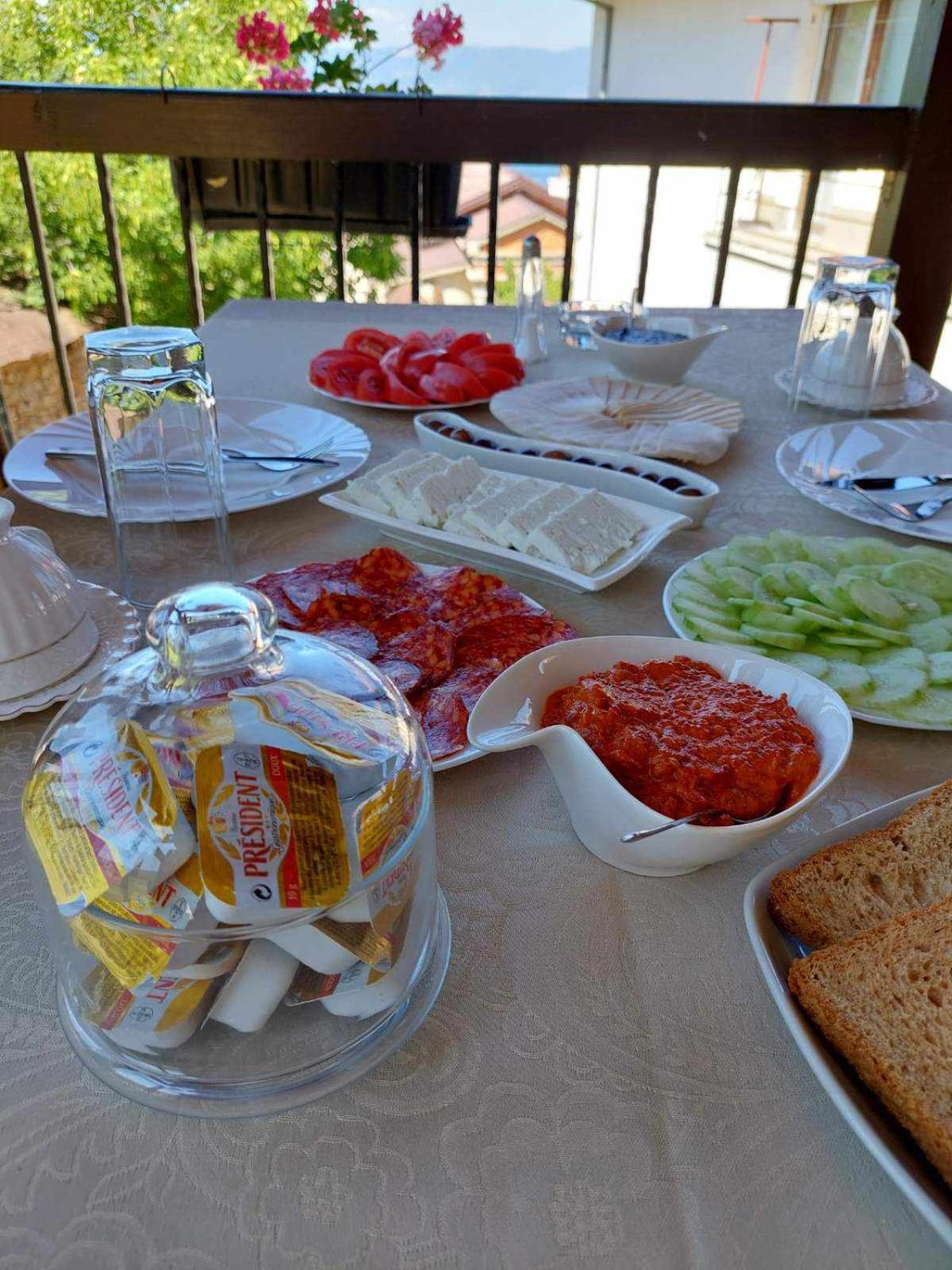 Gopo Guesthouse Elshani מראה חיצוני תמונה