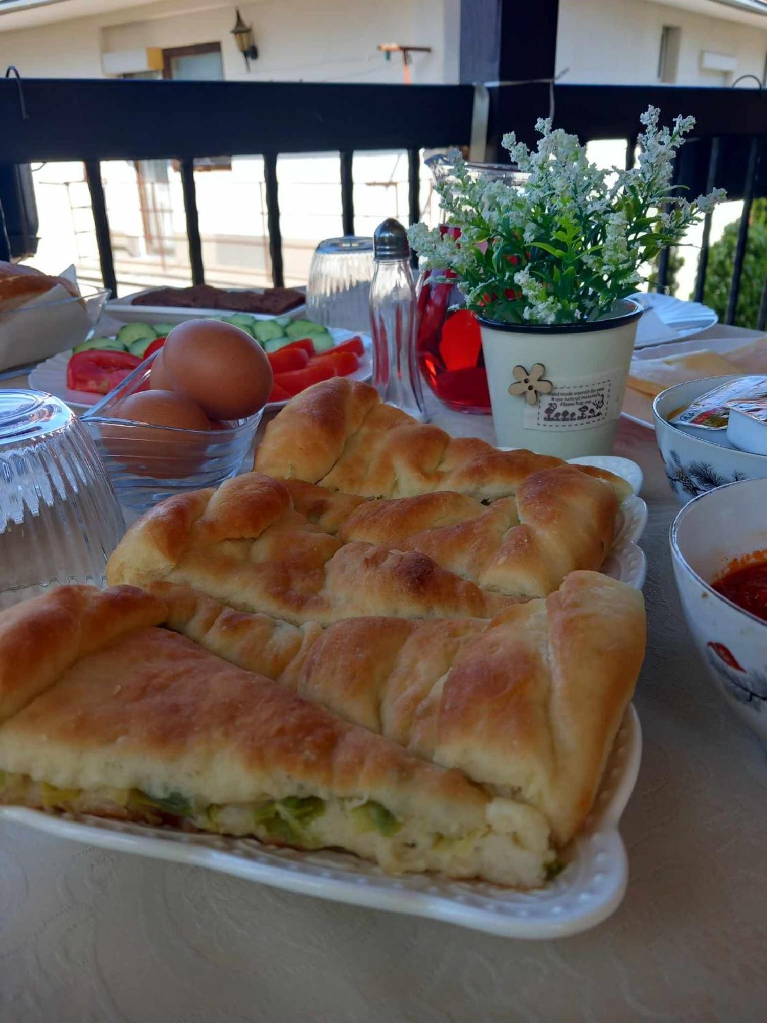 Gopo Guesthouse Elshani מראה חיצוני תמונה